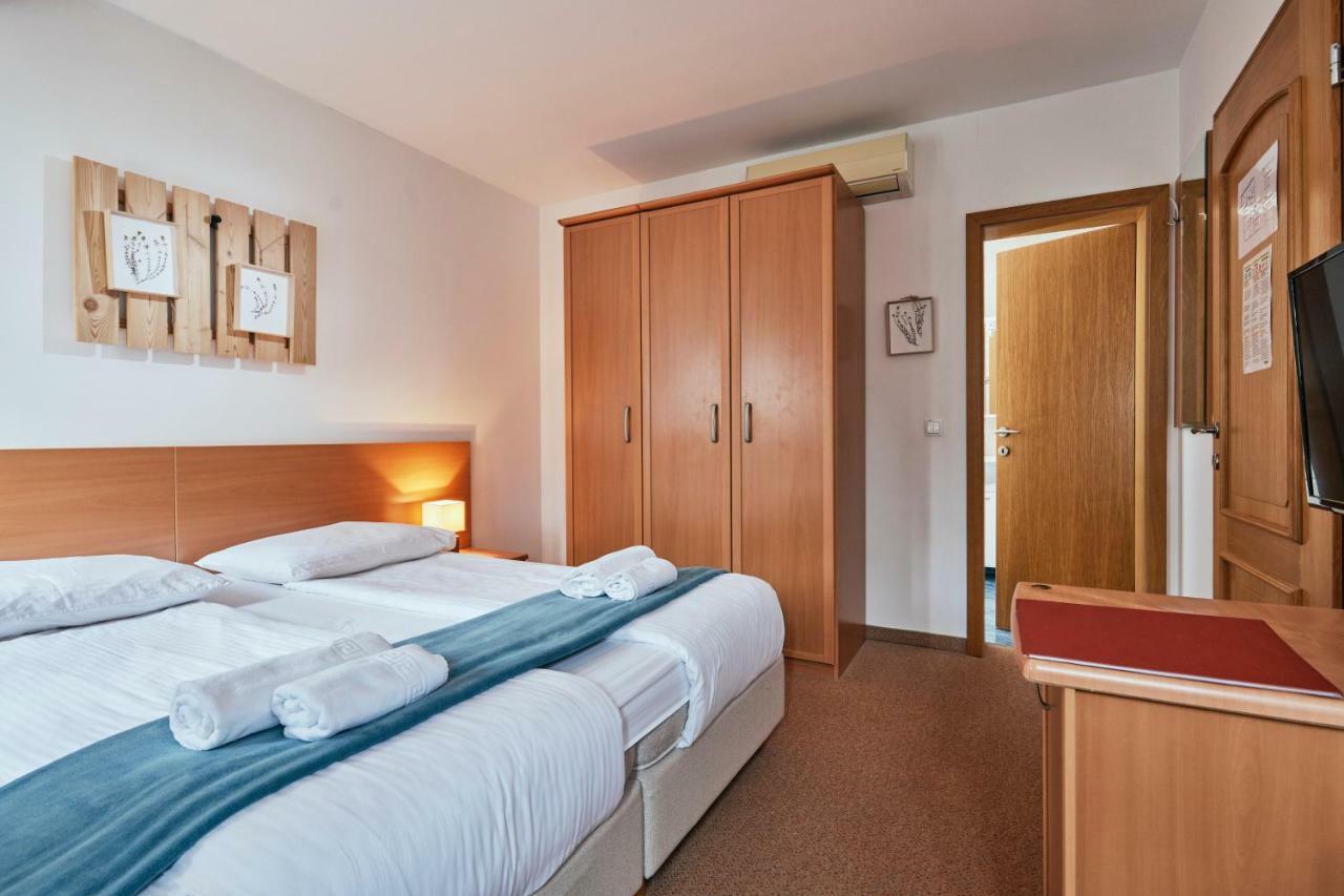Rooms & Restaurant Ostarija Dolenjske Toplice Bagian luar foto